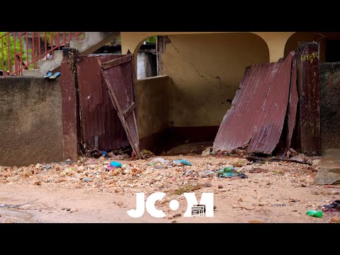 Lapli inonde Anpil Rue nan Jérémie se labou , dlo ak fatra ki anvayi yo