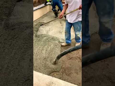 Making concrete floors in the backyard