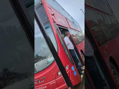 Go North East Mechanic Taking Away 6197s Smashed Mirror After It Clobbered A Bus Shelter🚏 (Ft 6105)!