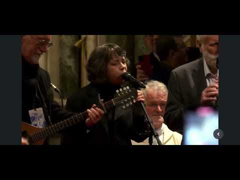 Glen Hansard and Lisa O’Neill perform Fairytale of New York at Shane MacGowan’s funeral in Nenagh