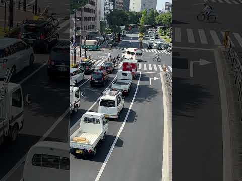 救急車　緊急出動！！交差点を直進します！！救急車 #消防 #消防車 #消防車両 #緊急車 #緊急車両 #緊急出動#特殊#Ambulance#shorts#緊急走行#サイレン#119#110