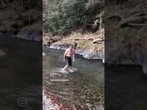 12月真冬の川に飛び込む英治そん