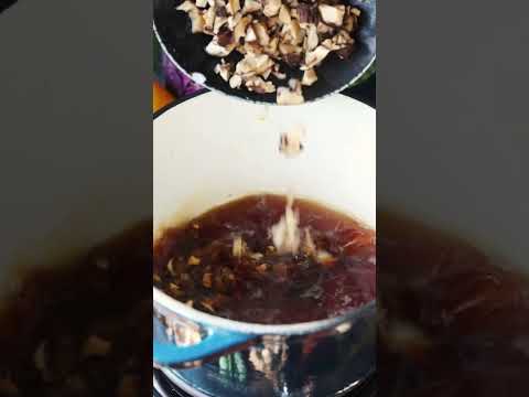 Vegetarian "Oyster" Sauce With Mushrooms