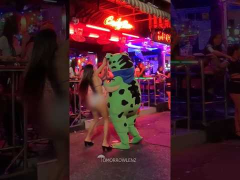 Why do you tease the frog guy?!😂