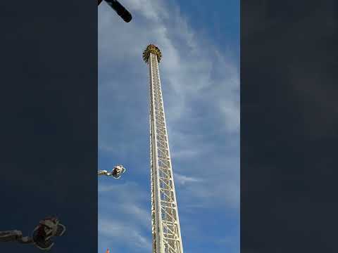 Riding Scary Tower @Pratter Park Vienna Austria