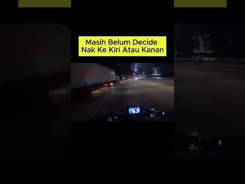 Betul ke salah tindakan pasang hazard light bila lampu terbakar?