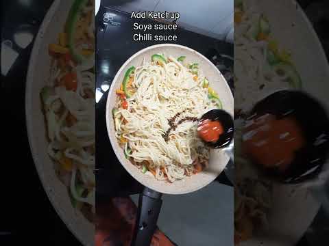 Veg Hakka noodles Recipe | Chowmin Recipe, Noodles Recipe #Shorts # Noodles #