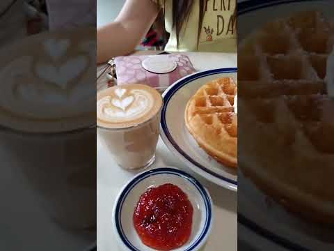 BELGIUM WAFFLE WITH OOLONG ICE-CREAM & COFFEE LATTE #shorts #youtubeshorts #eatingasmr #foodasmr