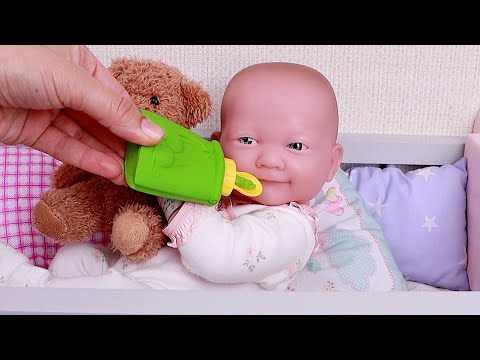 Baby doll evening routine! Play Dolls family story