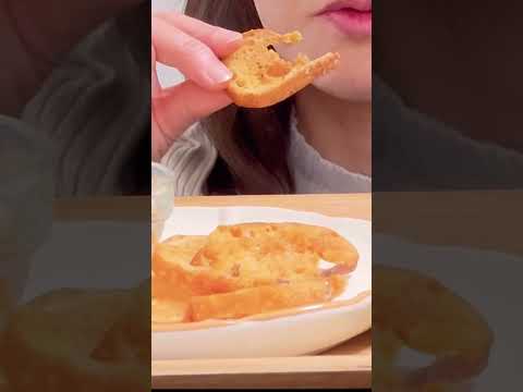 〈咀嚼音〉シュガーラスクとラズベリーチョコメロンパンを食べます。#asmr #eatingsounds # #おやつ #チョコ#メロンパン #bread