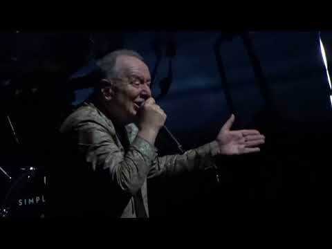 Simple Minds - Belfast Child (Live in Ziggo Dome)