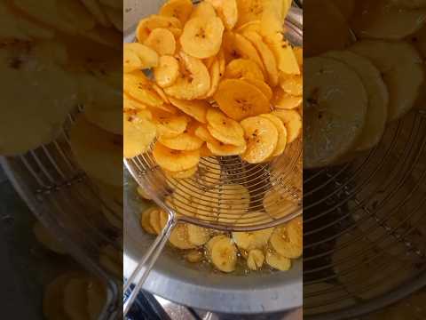 ഉപ്പേരി😋#gardendreams #bananachips #ഉപ്പേരി #youtubeshorts #kerala #onamspecial #onam2024 #malayalam