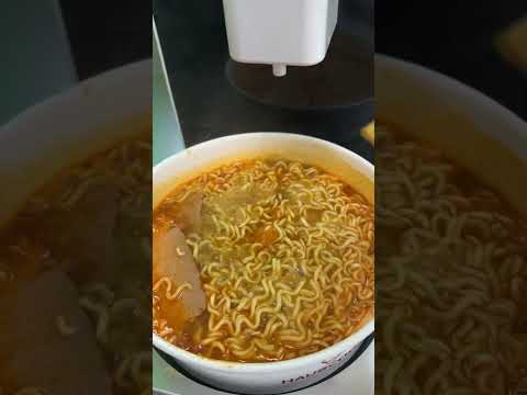 eating expensive instant ramen in nyc