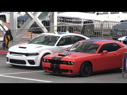 Hellcat Charger vs Hellcat Challenger - drag racing