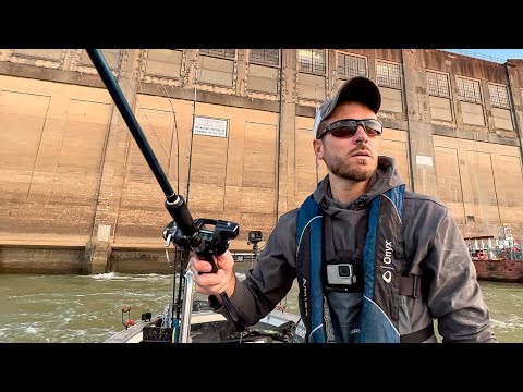 Drifting Cut Bait Below The Dam For Big River Catfish (Late Fall Fishing)