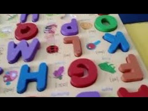 Shani Alphabet ko suna  rha hy or sath sath learn bhe kr raha | amos kolapo