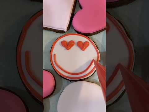 VALENTINES COOKIES #cookies #cookierecipes #sugarcookies #decoratedcookies #decoratedsugarcookies