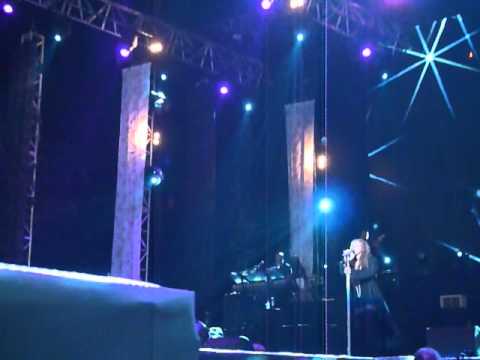 Mariah Carey - Hero 2010 at Singapore