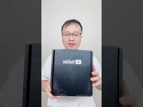 youtube10万粉丝的奖牌里都有什么礼品？