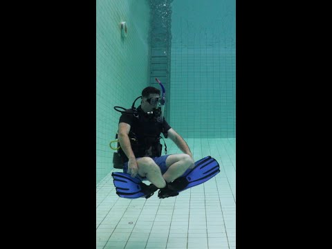 Scuba Diving for Beginners in 30 Seconds #Shorts