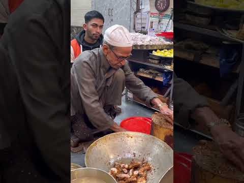 അറിയുമോ ആശാനെ? #olddelhistreetfood #indiastreetfood #delhi