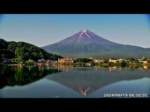 大雨の翌朝の逆さ富士　河口湖　富士山ライブカメラアーカイブ　2024年6月19日