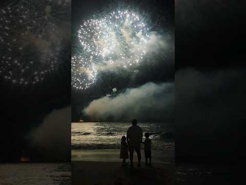 Daddy & Kids watching Happy 4th 🇺🇲🎇 Virginia Beach #shorts #fireworks