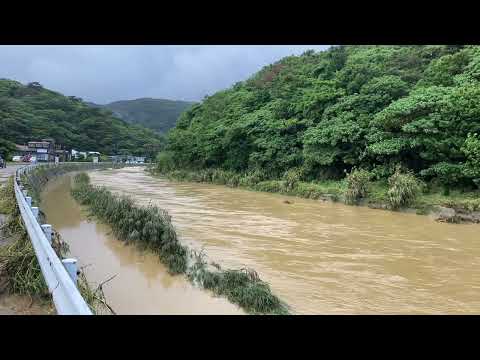 氾濫が引いた国頭村の比地川