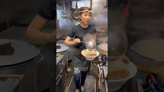 【札幌味噌ラーメン】高校を中退してお婆ちゃんを助ける為に一人上京！Beautiful Ramen Master - Japanese Street Food 桑名 新宿御苑 グルメ