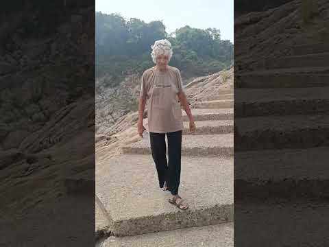 Walking down the steps of the viewpoint at the Dhuadhar falls in Jabalpur...