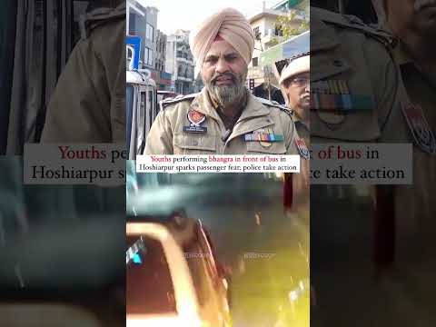 Youths Perform Bhangra in Front of Bus in Hoshiarpur, Police Act #Hoshiarpur #BhangraIncident