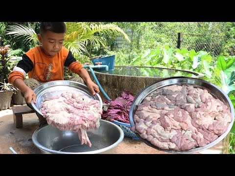 Yummy pork intestine cooking with country style - 2 recipes with pork intestine - Chef Seyhak