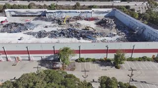 What's going on with the vacant Fry's building in San Diego?