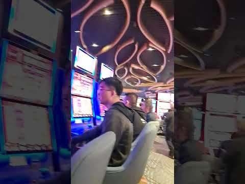 缤纷夺目的云天赌场老虎机 Sky Casino slots machine