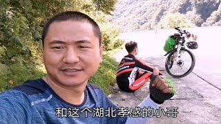 骑行翻越二郎山，川藏线上第一座高山，无穷无尽的上坡，让人崩溃呀！