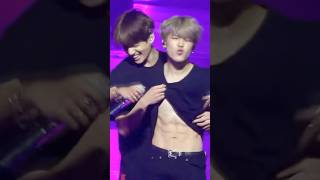 When Jungkook Lifted Jimin’s Shirt To Show His Abs 😂 Look At Yoongi's Reaction 😵‍😻 #shorts #jimin