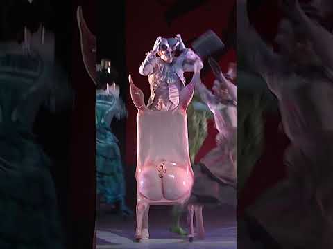 The Royal Ballet's Alice's Adventures in Wonderland - Peppa and Pig Scene #ballet