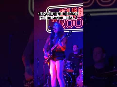 bad video quality but great audio;) #femaleguitarist #livemusic #rockband #rockmusic #grunge