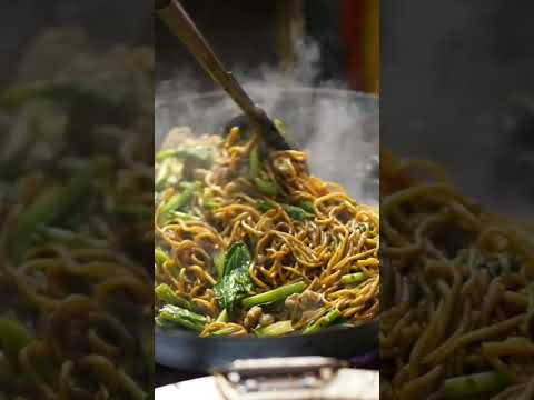 Asian street food #noodles  #streetfoodaroundtheworld