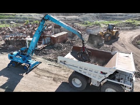 Terex Fuchs MHL350 Loading Scrap Metal - Sotiriadis/Labrianidis Demolition And Recycle Works