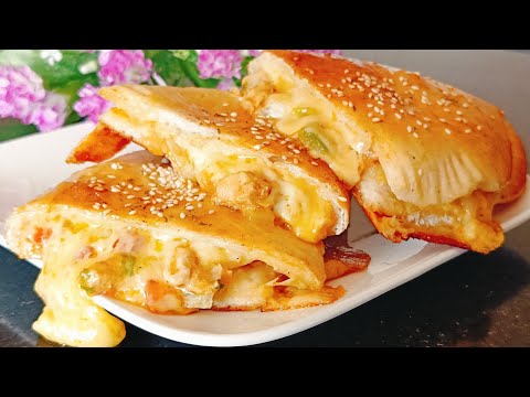 pizza Calzone | folded pizza recipe | pizza sandwich recipe | easy chicken recipes | Dough recipe |