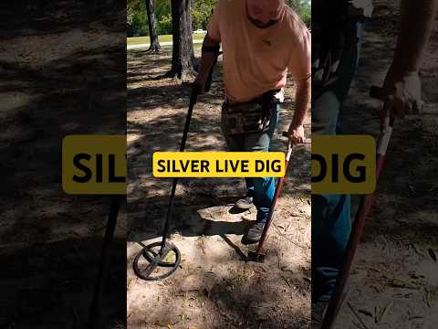 Live Silver Dig Metal Detecting At Old Church Yard! #metaldetecting #treasurehunting