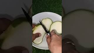 Raw😋mango 🥭 cutting..#ytshorts #shortsviral #telugurecipes #foodie #foodshorts