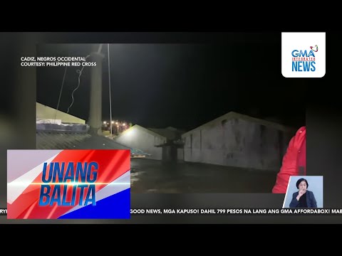 Mga residenteng na-trap sa halos abot-bubong na baha, nailigtas | Unang Hirit