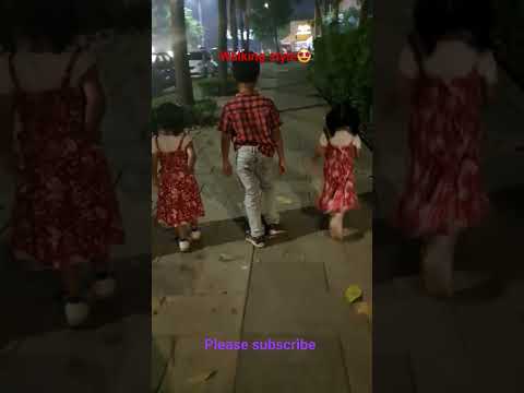 walking style #viral#subscribe#trendingshorts#share#like#walking#fun#twinsisters#memories#brother