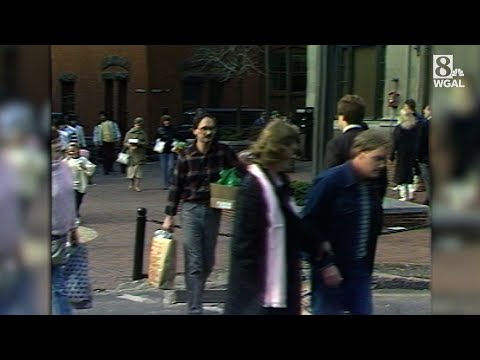 1980s Christmas shoppers ditch the mall for downtown Lancaster