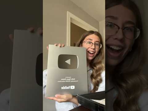 I GOT A YOUTUBE PLAY BUTTON! 🥲💗 #figureskating #figureskater #iceskater #iceskating #playbutton