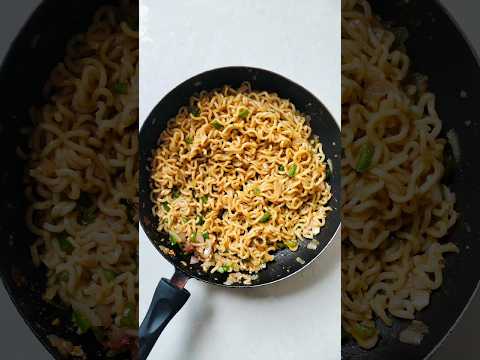 Tadka Maggie || Noodles Recipe 😋🍜 #ytshorts  #viralvideo #shortsvideo