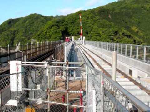 余部鉄橋　旧橋と新橋と列車