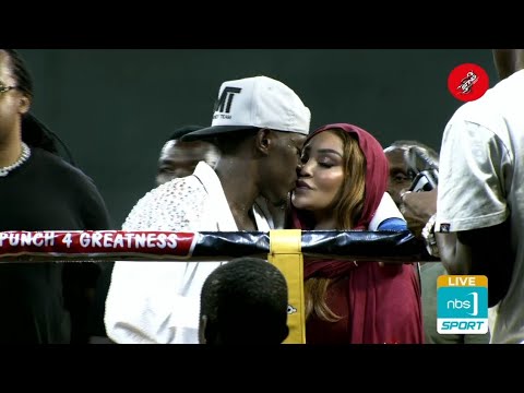 ZARI AKUBYE SHAKIB KISS LUBALALA MU RING NG'AMUKULISA OKUKUBA JK KAZOORA EBIKONDE.